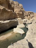 Spaziergang und Baden im Wadi Bani Khalid