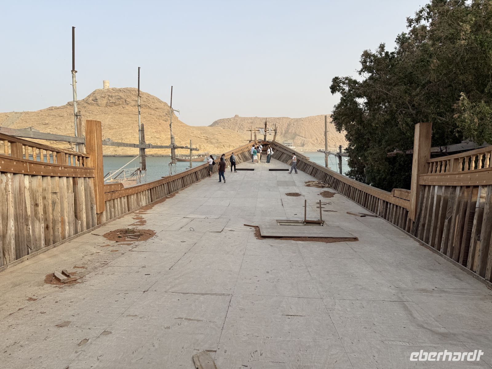 Besichtigung der Dhau Werkstatt in Sur