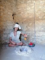 Blick in eine Zelle im Feuertempel Ateshgah