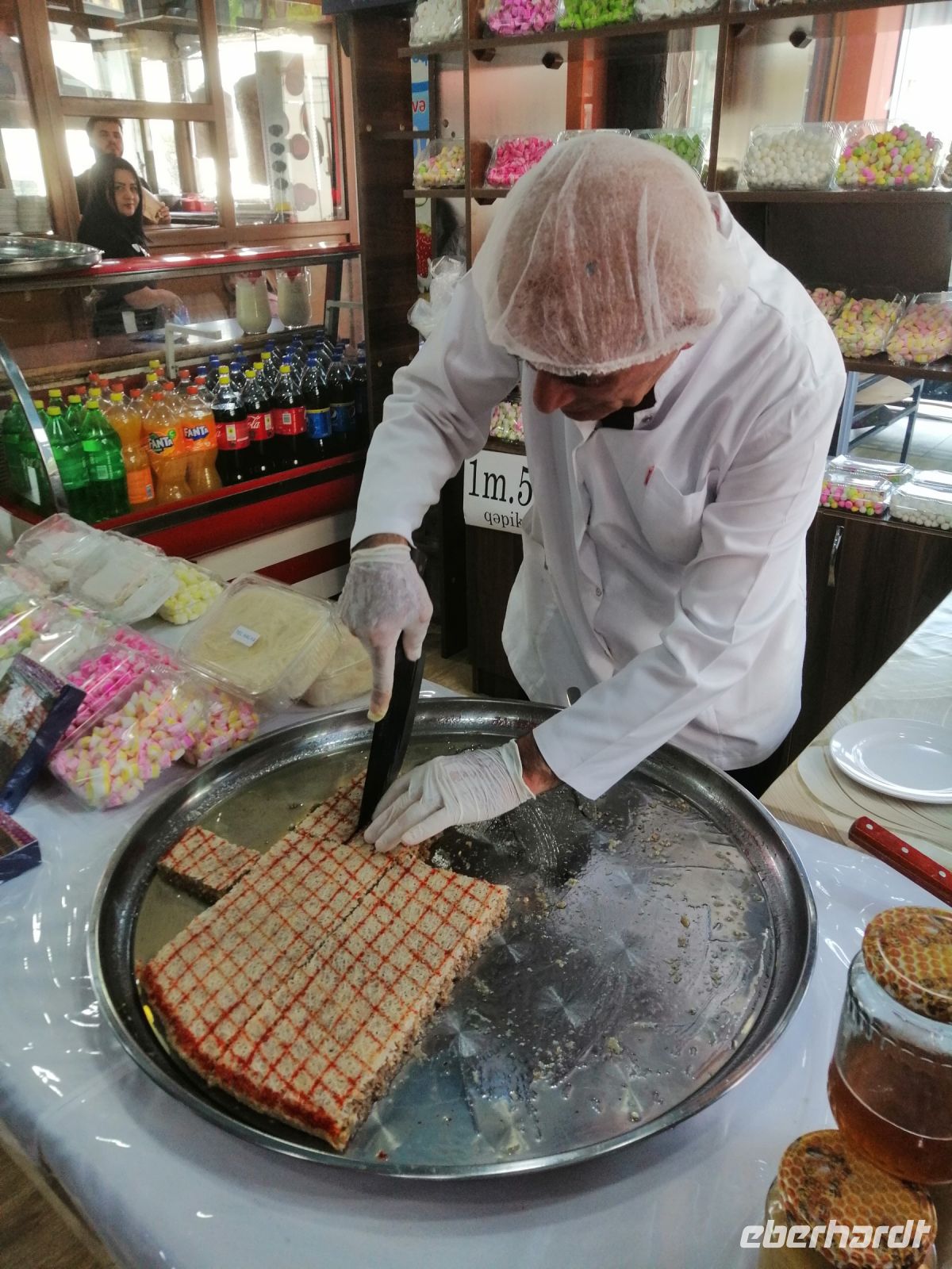 Vorführung der Halva-Herstellung in Sheki mit Verkostung
