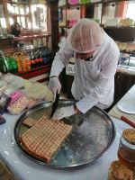Vorführung der Halva-Herstellung in Sheki mit Verkostung