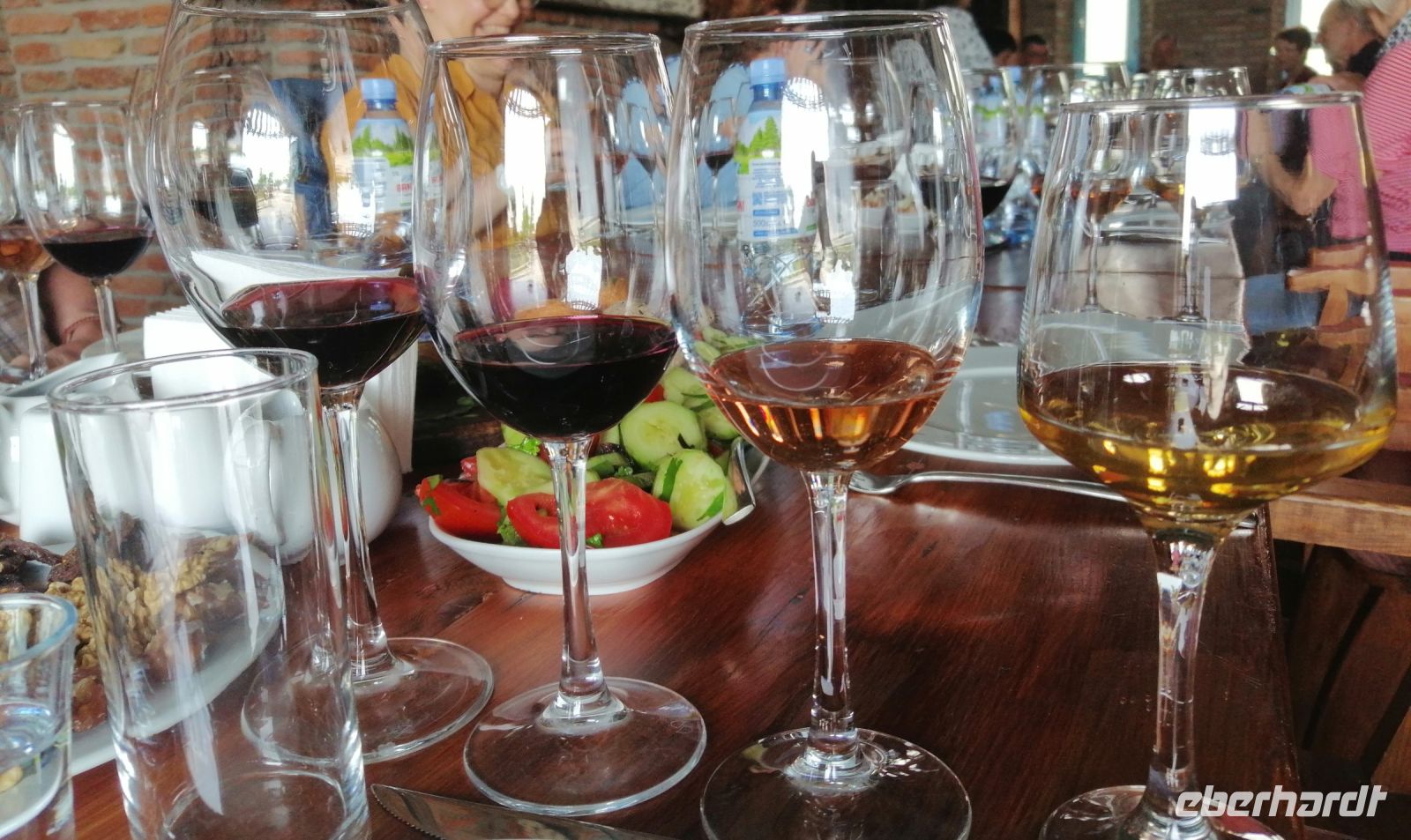 Verkostung von verschiedenen Weinsorten in Kachetien