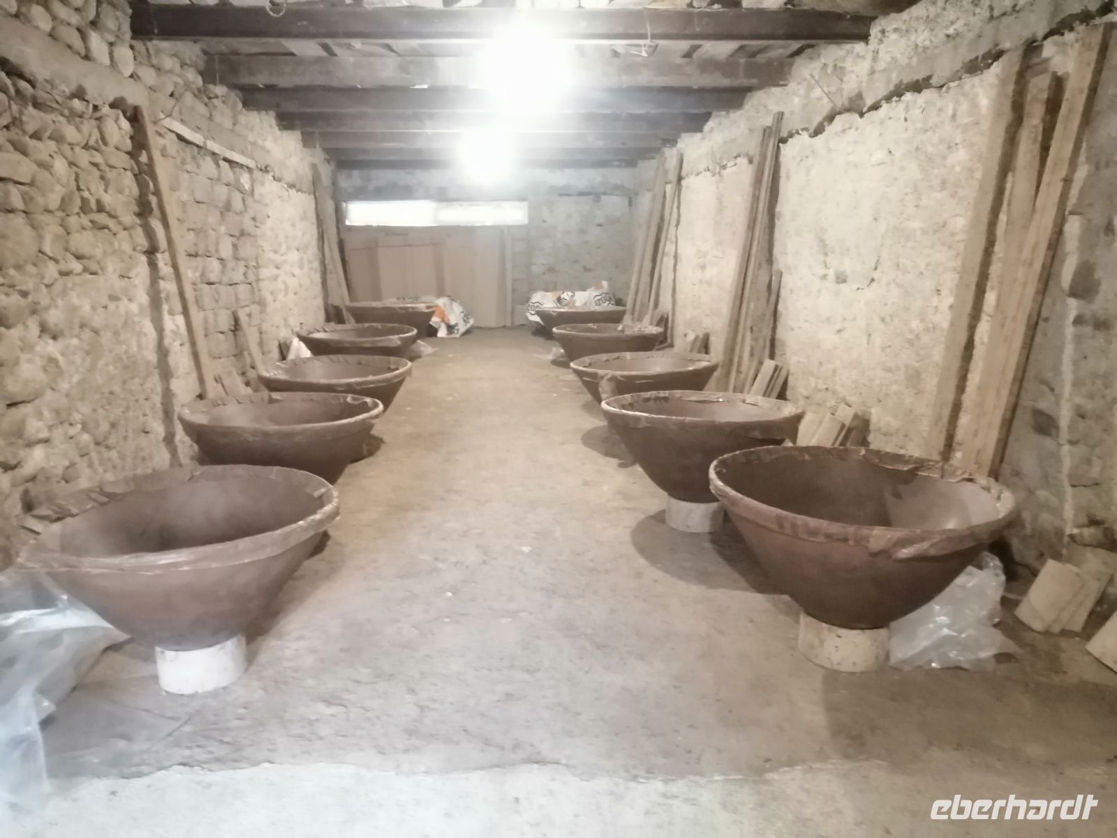 Besichtigung einer Quevri-Werkstatt in Telavi bei Zaza Kbilashvili