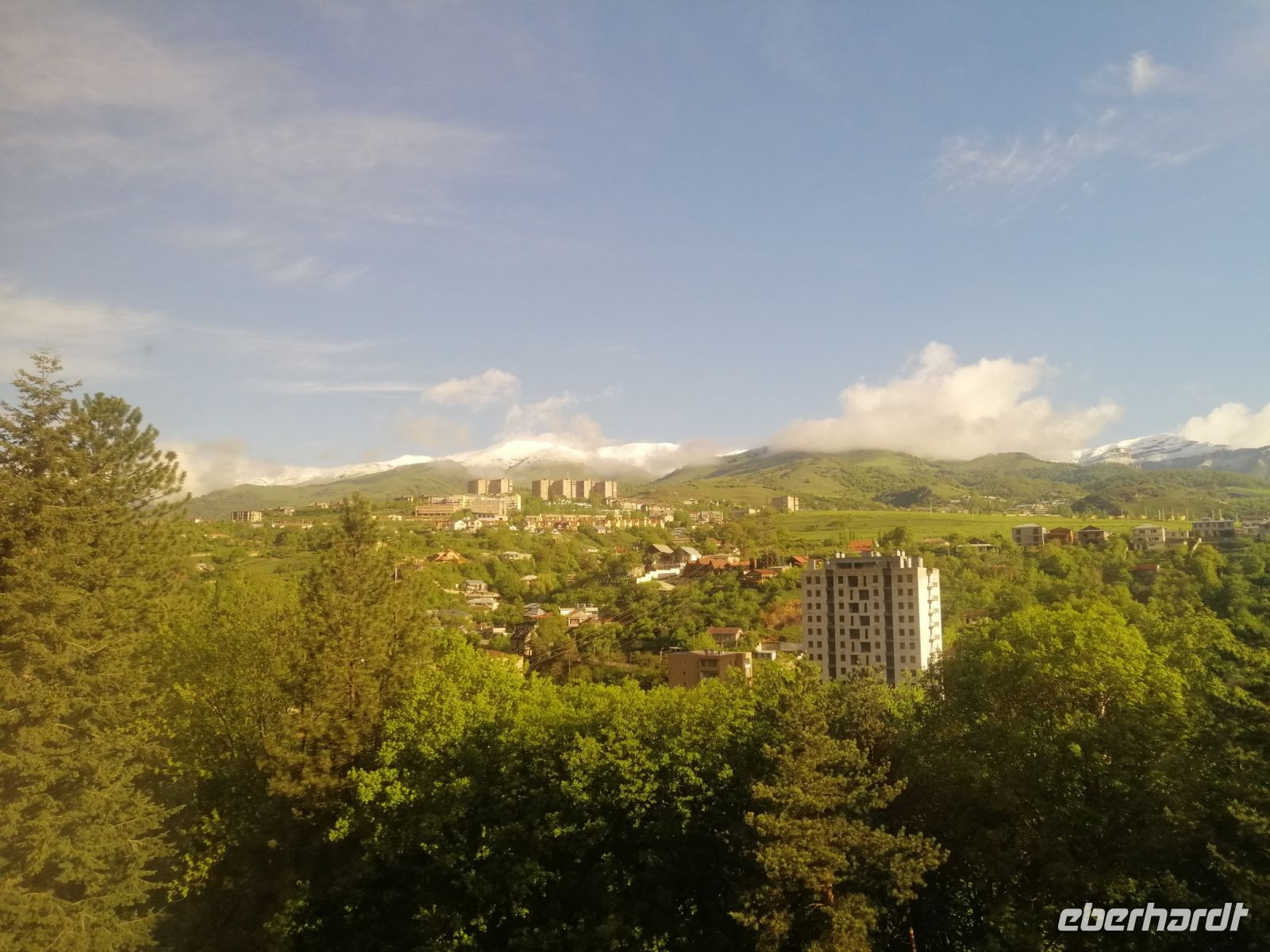 Blick vom Hotel auf die Stadt Dilijan