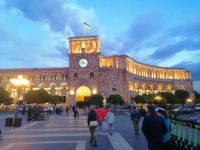 Am Platz der Republik in Jerevan