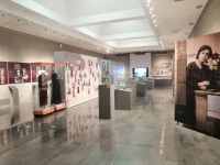 Besichtigung des Genozid-Denkmals Zizernakaberd, im Museum