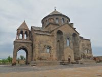 Besuch der Sankt-Hripsime Kirche