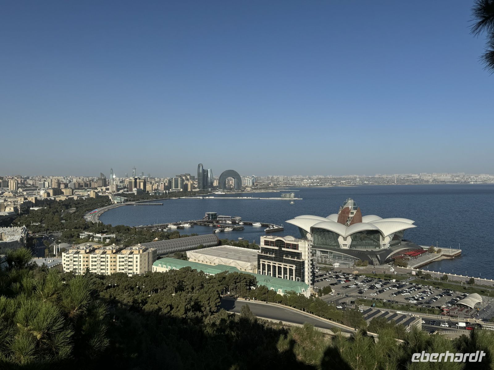 Reichtum an moderner Architektur durch Öl