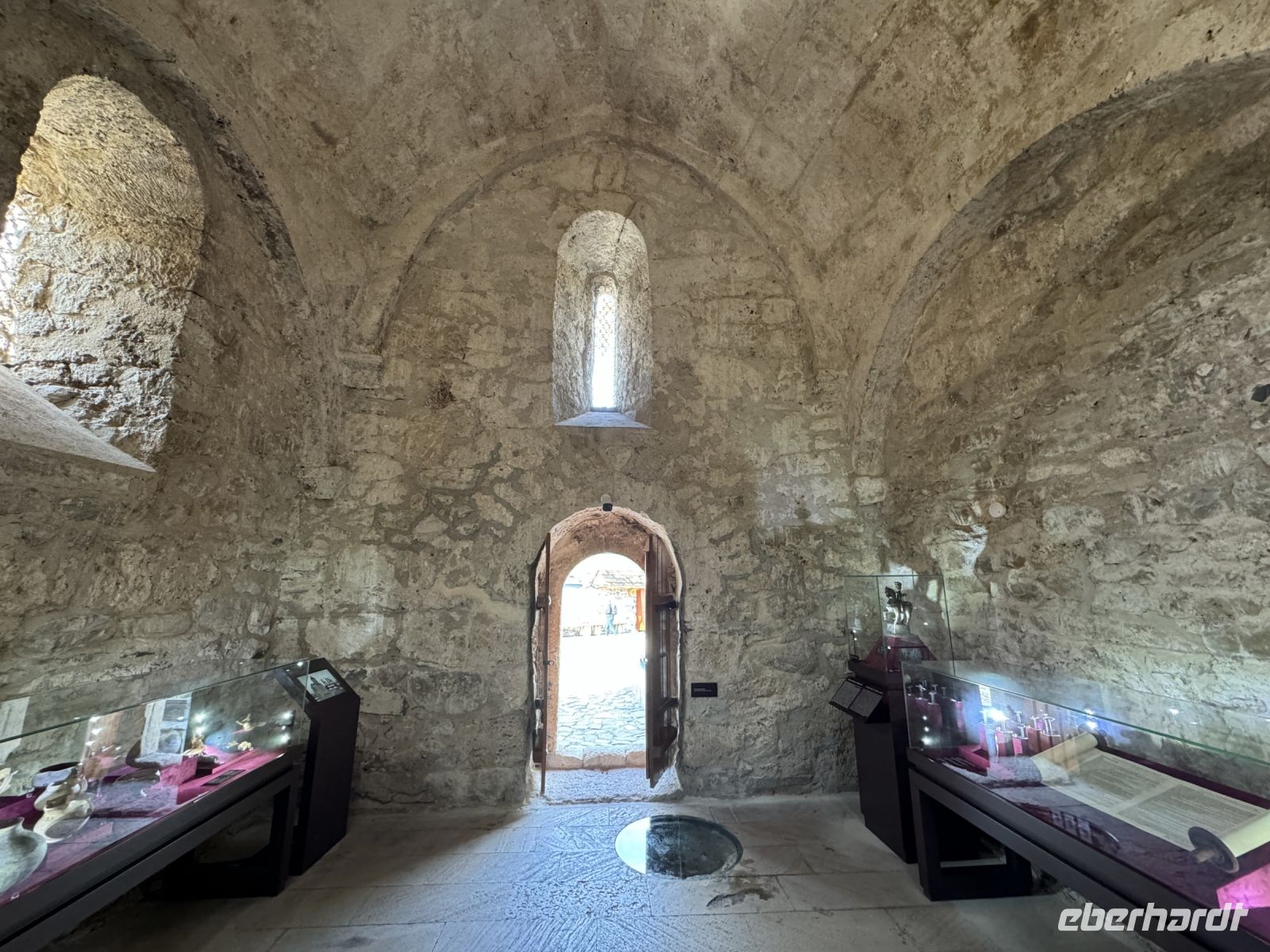 Blick in die albanische Kirche