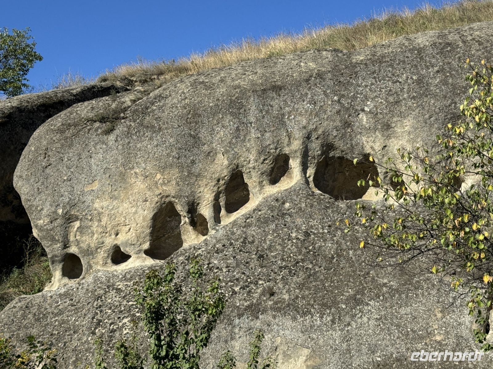 Höhleneingänge in der antiken Höhlenstadt Uplisziche