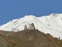 Blick zur Gergeti-Dreifaltigkeitskirche