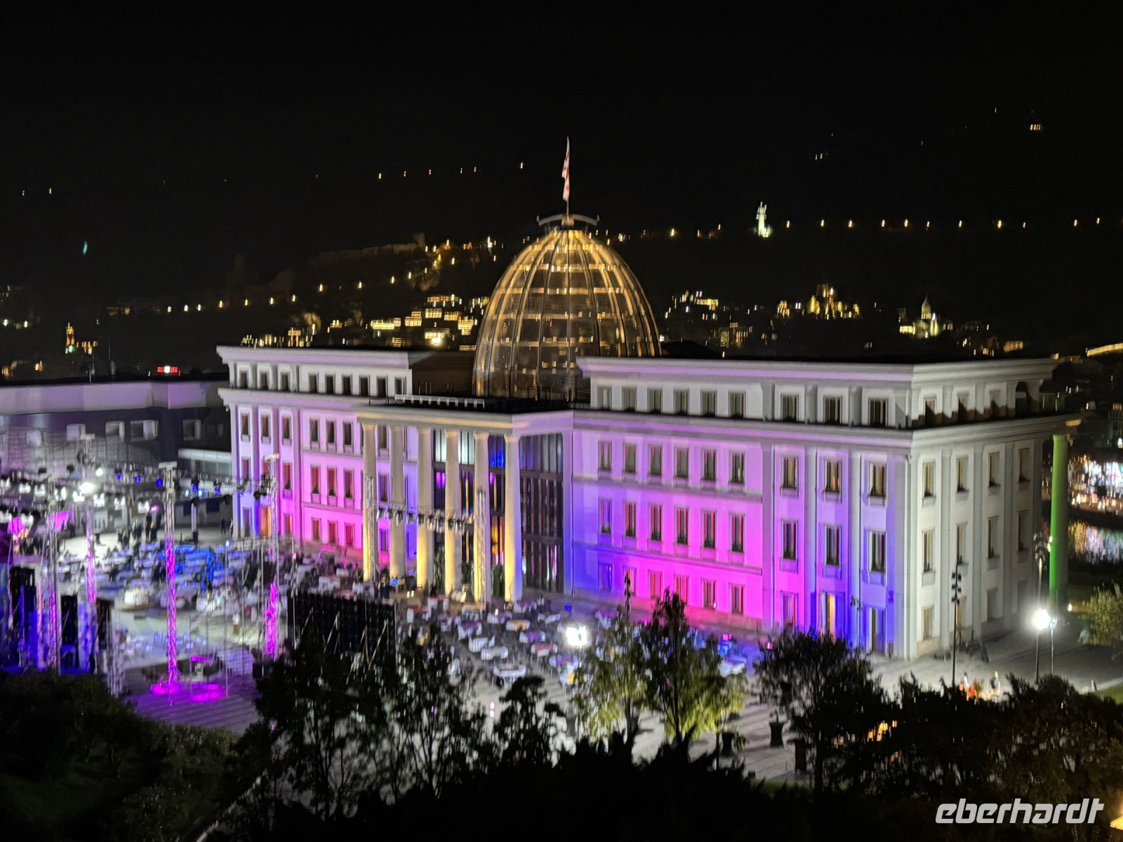 Feststimmung am Regierungsgebäude in Tbilisi