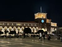 Parlamentsgebäude am Abend
