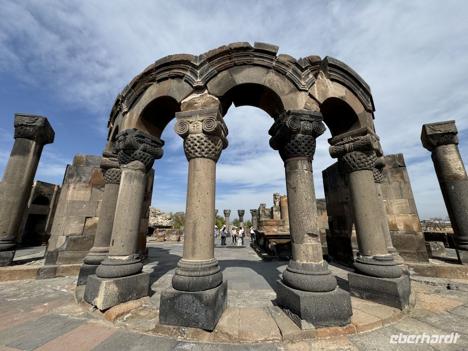 Ruinen der ersten armenischen Rundkirche