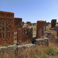 Armenien: Noratuz-Friedhof: Kreuzsteine