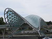 neue Fussgängerbrücke in Tbilisi