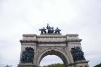 Weiterfahrt mit BIG BUS entlang der 