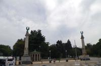 Weiterfahrt mit BIG BUS entlang der 