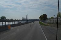 Weiterfahrt über die Formel-1-Rennstrecke 