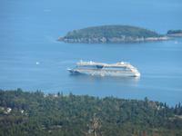 Blick vom  Berg Cadiallac im Acadia-Nationalpark auf AIDAbella