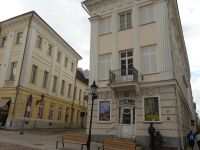 Tartu: Schiefes Haus