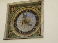 Tallinn: Sonnenuhr an der Heilig-Geist-Kirche