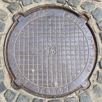 sowjetischer Kanaldeckel