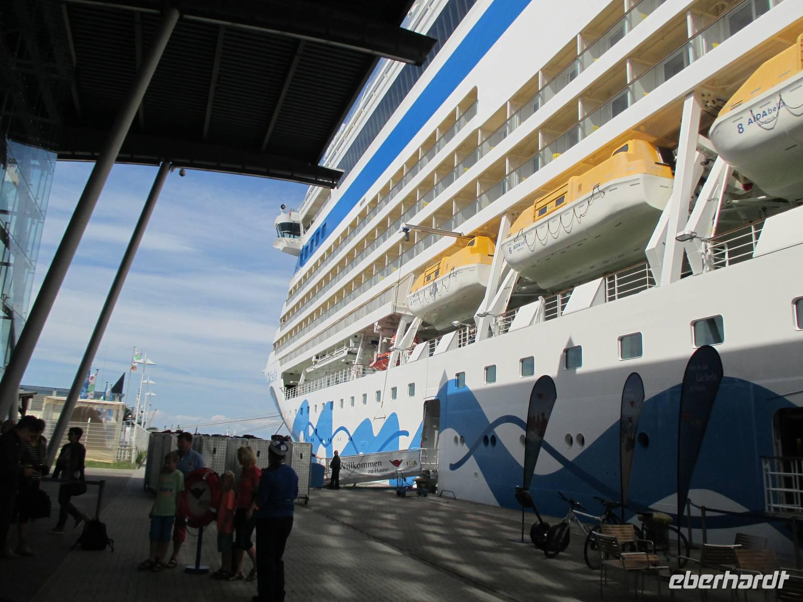 Ein Riesenschiff- AIDAbella