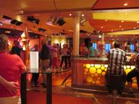 Tanz in der AIDA-Bar