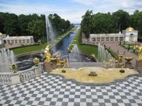 Blick von der Terrasse des Peterhofs zum Meer