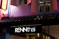 Abendessen und Drink im RENNthai in Singapur