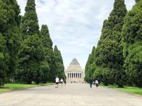 Besuch des Kriegerdenkmals 