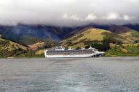 Ankunft in Akaroa, Neuseeland
