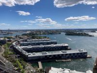 19. Reisetag – Freizeit in Sydney – Spaziergang über die Harbour Bridge – Blick vom Pylon Lookout auf die Walsh Bay