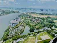 Singapur - die Gardens by the Bay an der Flussmündung 