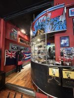 Wir schauen mal in Fidel's Cafe...