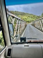 Brücken sind oft einspurig, da ja sehr wenig Verkehr