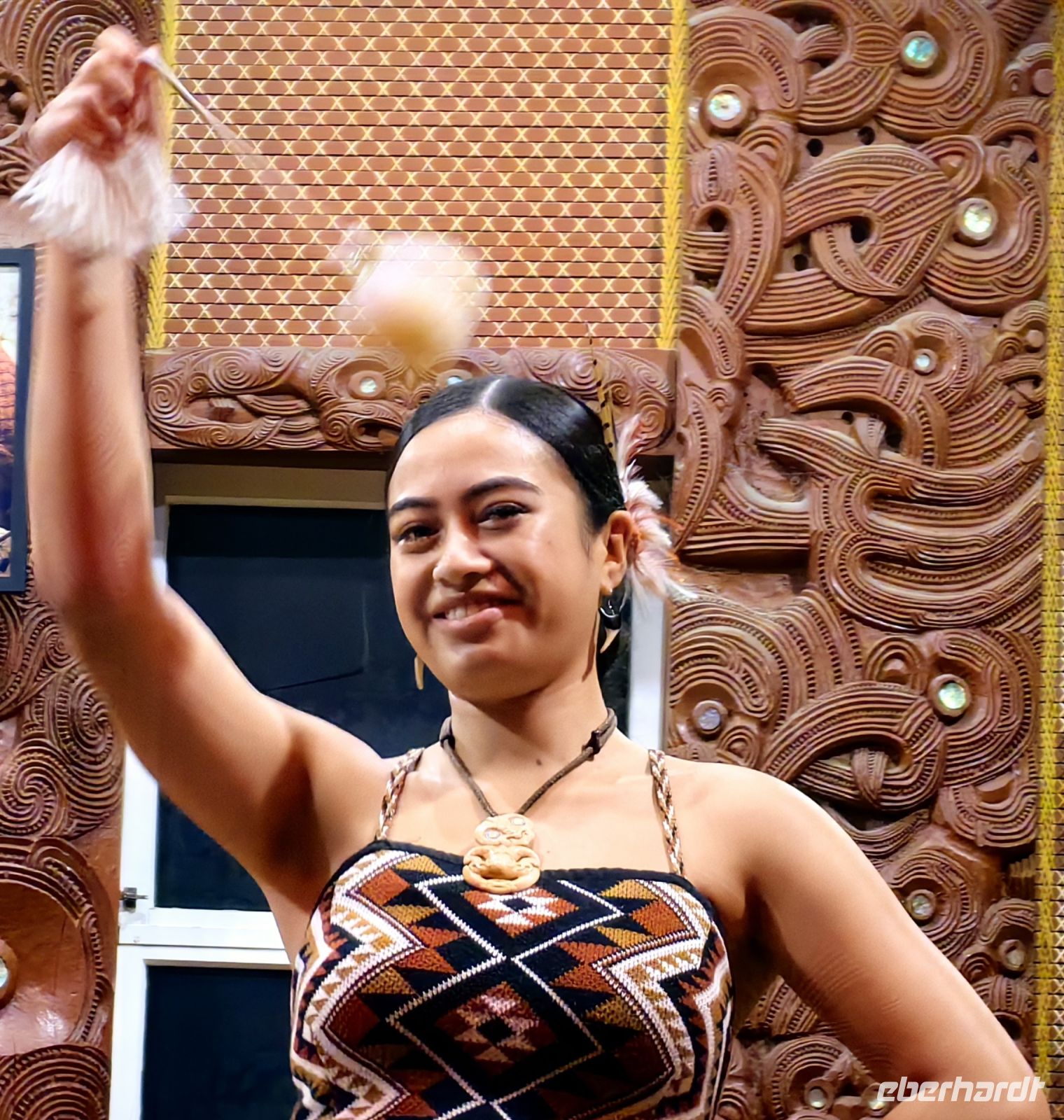 Balljonglierkünste einer Maori, Te Puia, Rotorua