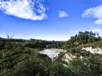 Blick über das Geothermalgebiet von Wai-O-Taupo
