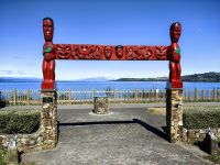 Maorischnitzereien am Lake Taupo
