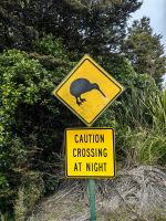 Kiwi Verkehrsschild im Tongariro Nationalpark