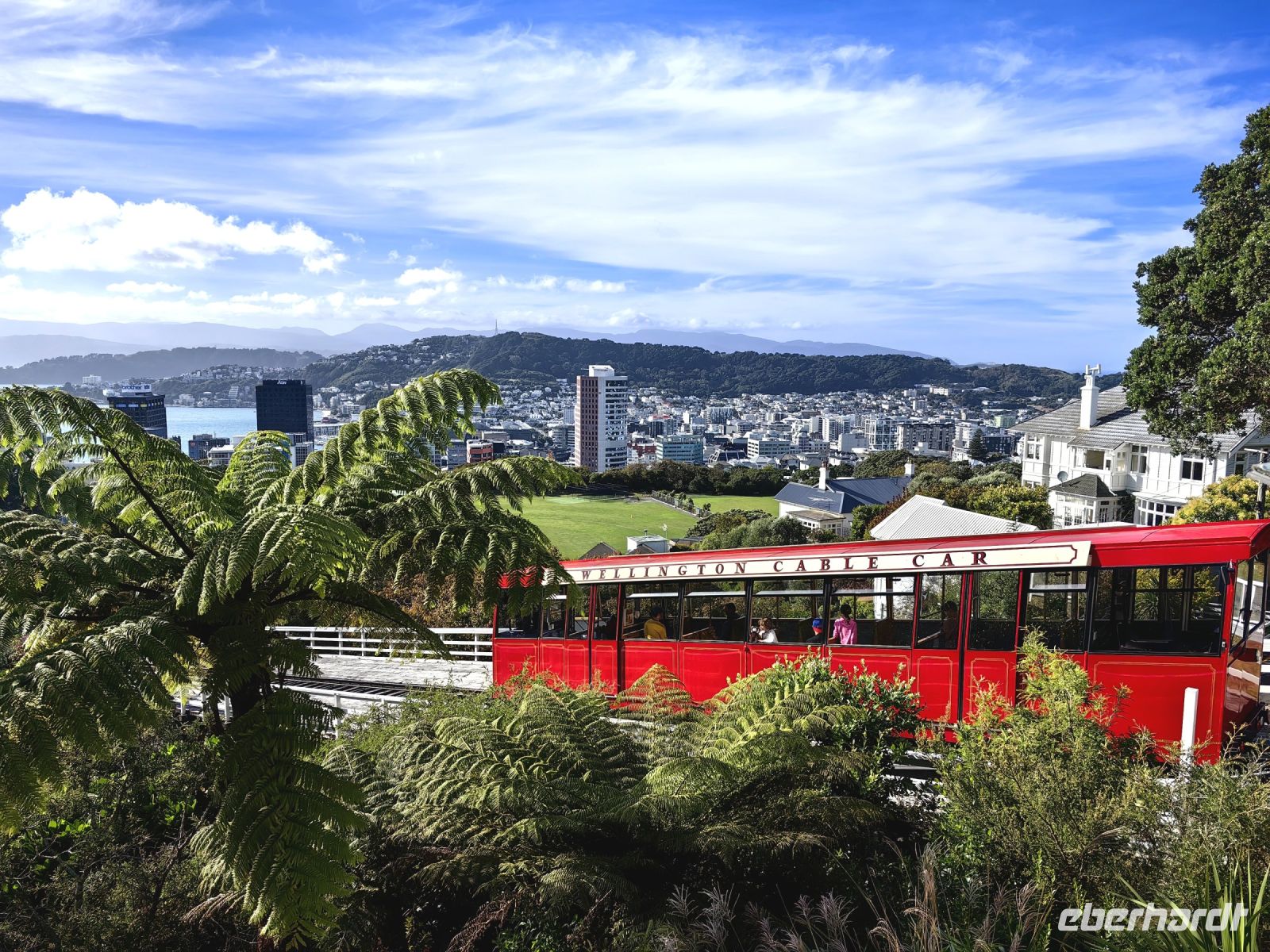 Die alte Seilbahn von 1902 bringt heute noch Besucher den Berg hinauf, Wellington