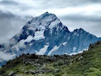 In Maori heißt der Mount Cook Aorangi, also soviel wie Wolkenkrater