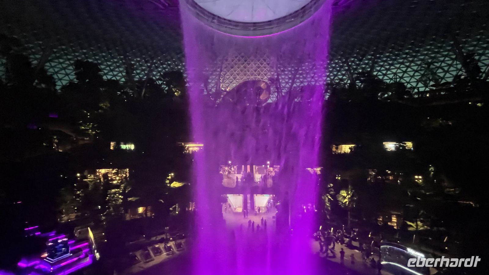 Jewel Wasserfall am Flughafen Singapur