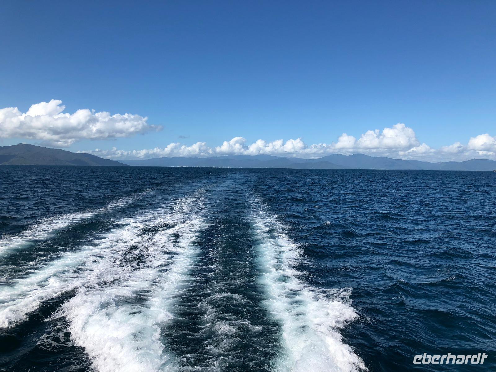 Katamaran-Ausflug mit Ocean Spirit Cruises im Great Barrier Reef