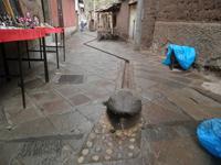 Abwasserkanal in Pisaq