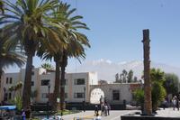 Hauptplatz-von-Yanahuara_Blick-auf-Vulkan-Chachani_Arequipa_Peru