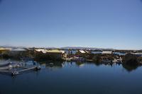 Besuch-bei-einer-Familie-auf-den-Uros-Inseln_Titicacasee_Peru