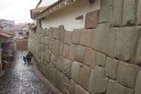 Die-Straße-des-zwölfeckigen-Steins_Calle-Hatun-Rumiyuq_Cusco_Peru