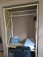 Schrank inklusive versteckter Tresor 